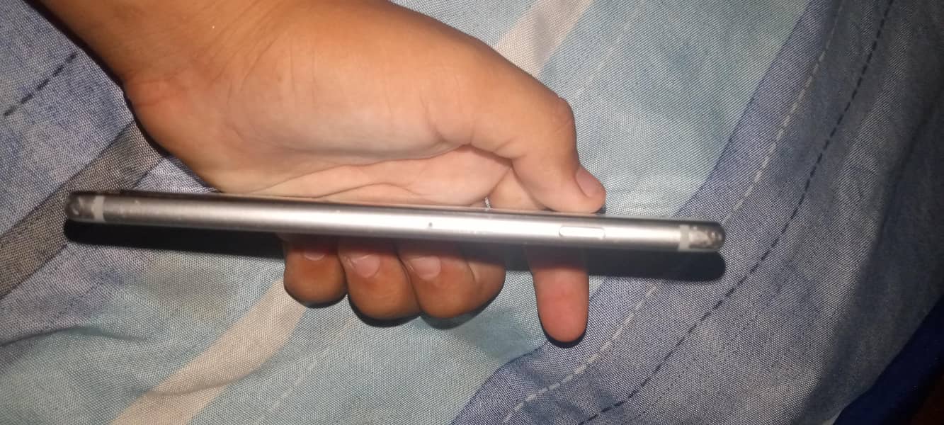 Apple iPhone 6 Plus 2