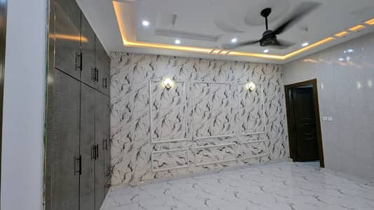 10 Marla brand new luxury ultra modern house available for rent g block hot location
