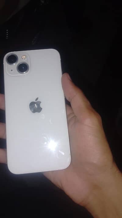 Apple iPhone 13