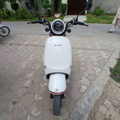 Electric scooty