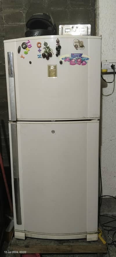 years used Dawlance fridge