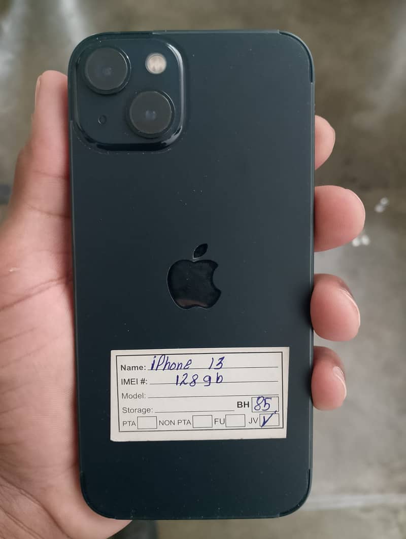 Apple iPhone 13 0