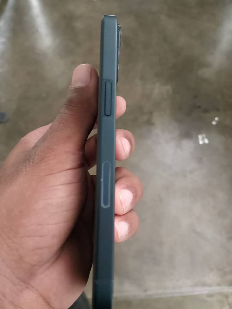 Apple iPhone 13 1
