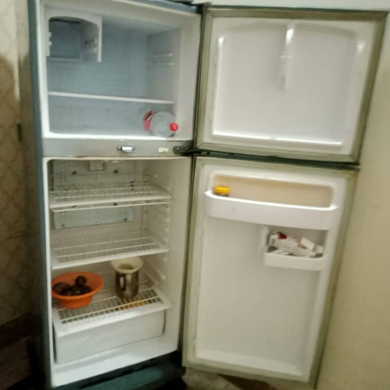 Medium Size Refrigerator 3