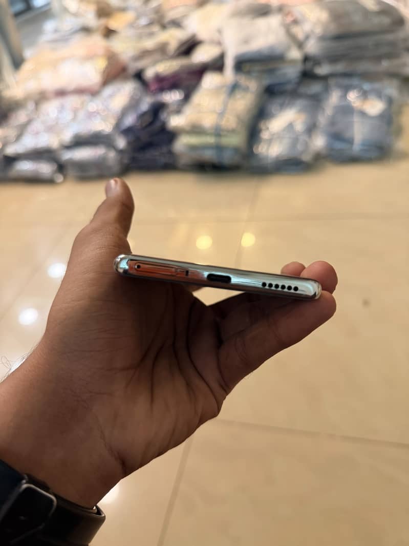 Tecno CAMON 40 Pro 4