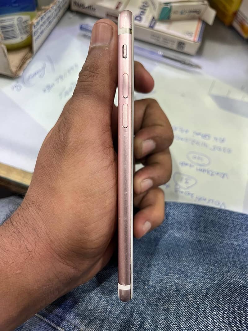 Apple iPhone 7 1