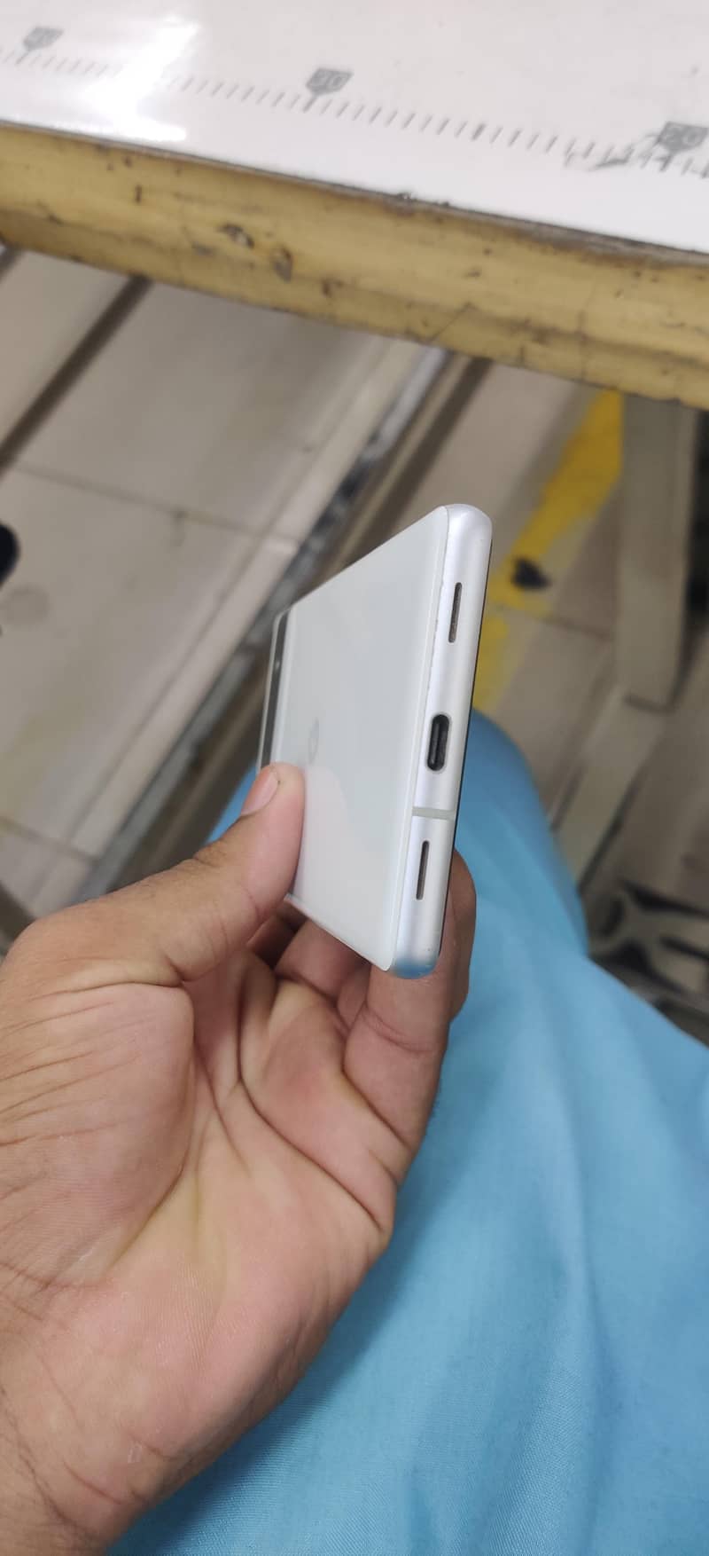 Google Pixel 7a 5