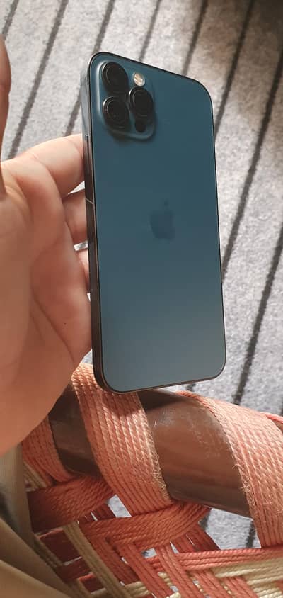 iphone 12pro water pack 10by10 battery health 99%