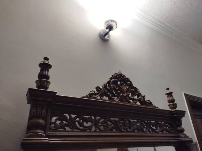 King size Bed and dressing table 1