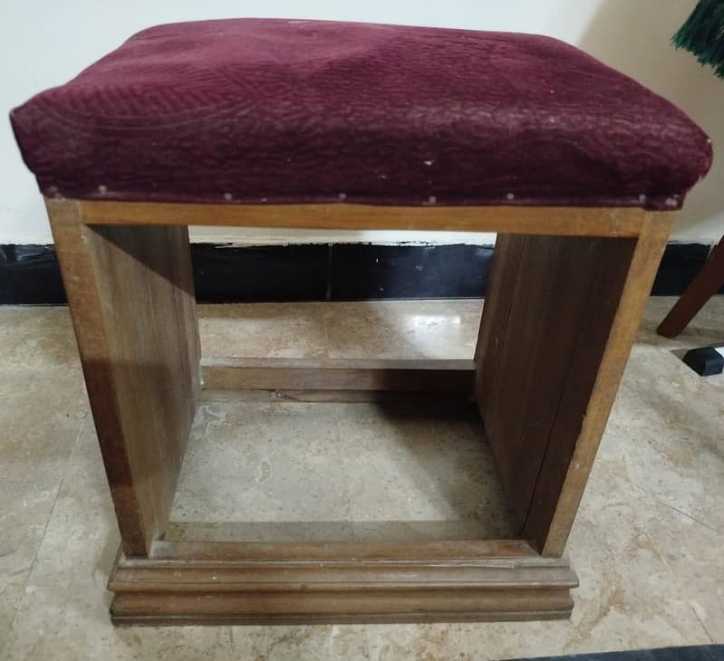 King size Bed and dressing table 2