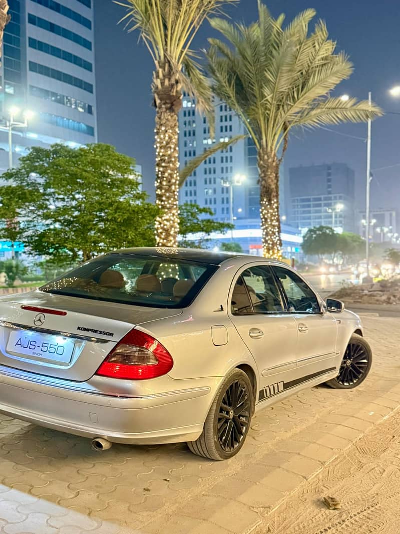 Mercedes Benz E Class E200 15