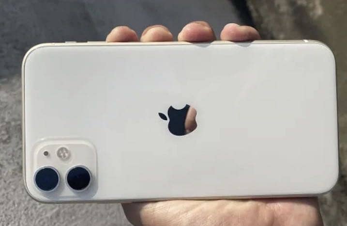 Apple iPhone 11 0