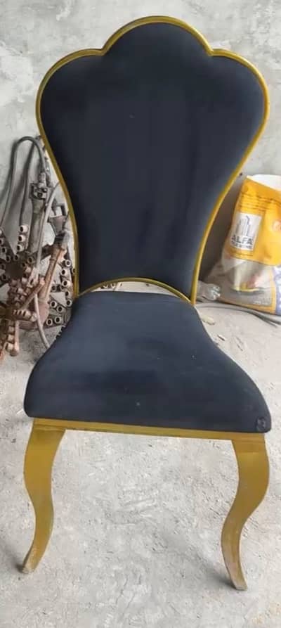 Dining chairs 33pc available
