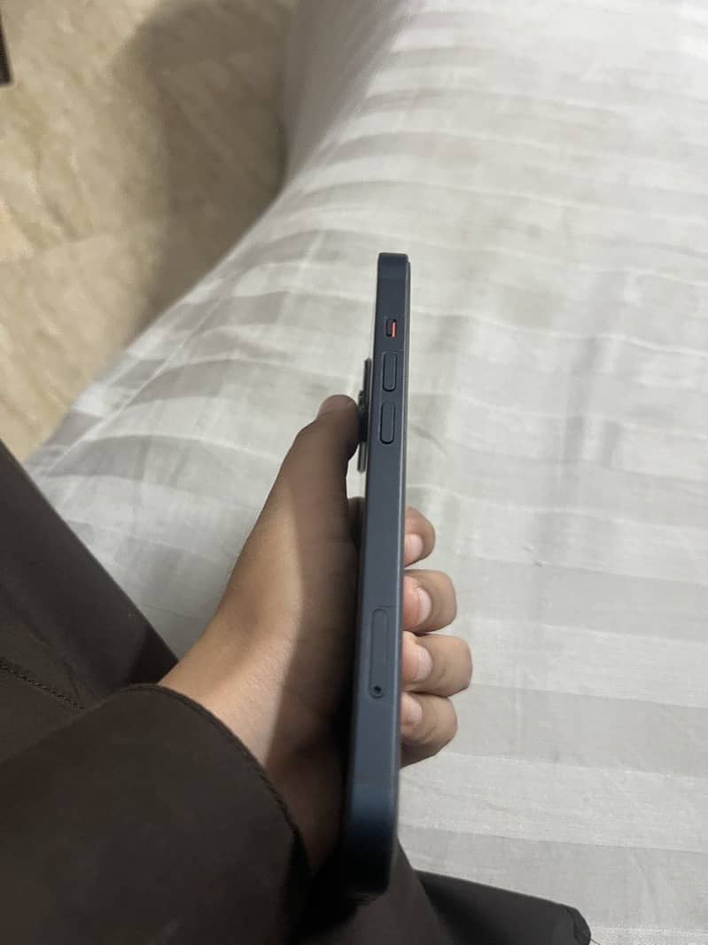 Apple iPhone 13 6
