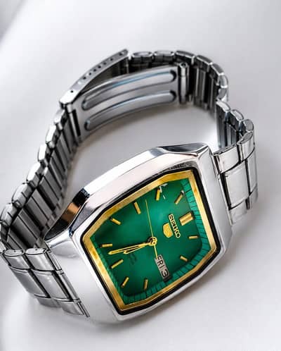 Seiko 5 Automatic 21 Jewels Vintage Green Dial Watch 