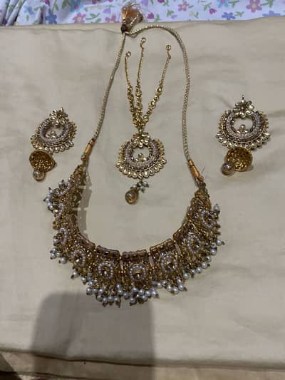 Women Riwayat Eastern Artificial Jewllery Set