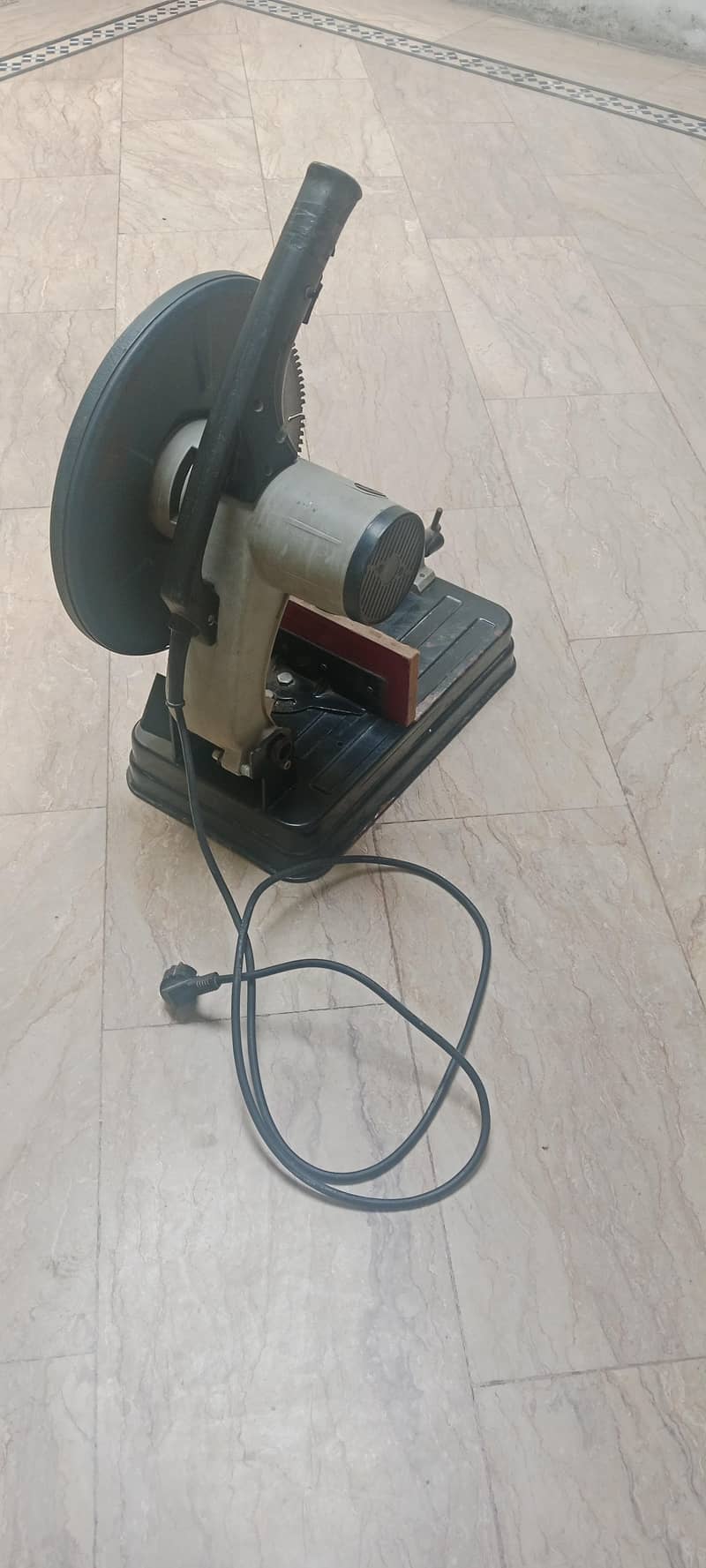 aluminium hand cutter. . good condition 1