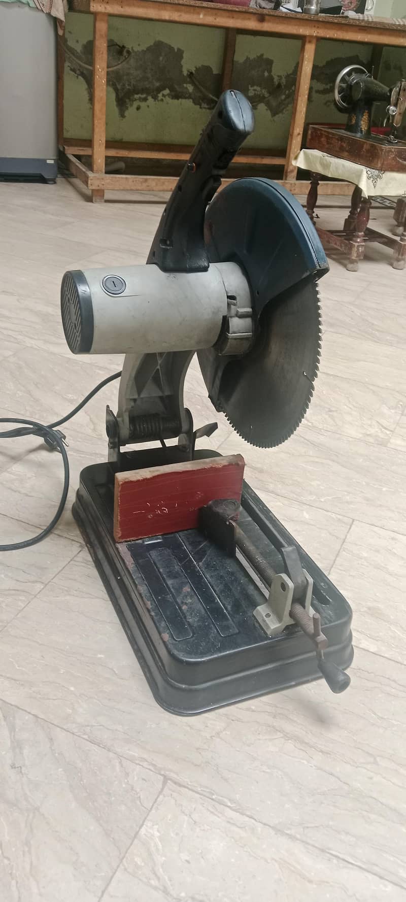 aluminium hand cutter. . good condition 2