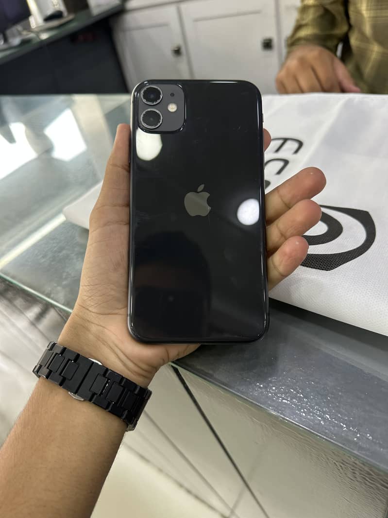 Apple iPhone 11 4