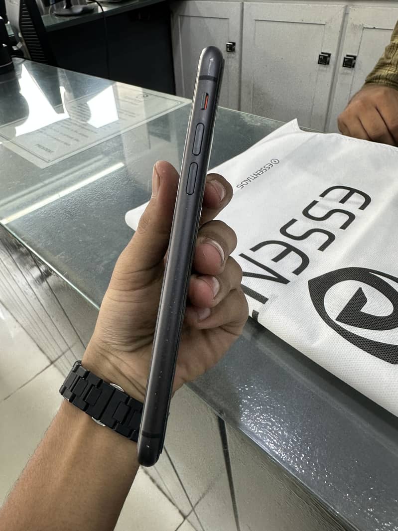 Apple iPhone 11 5