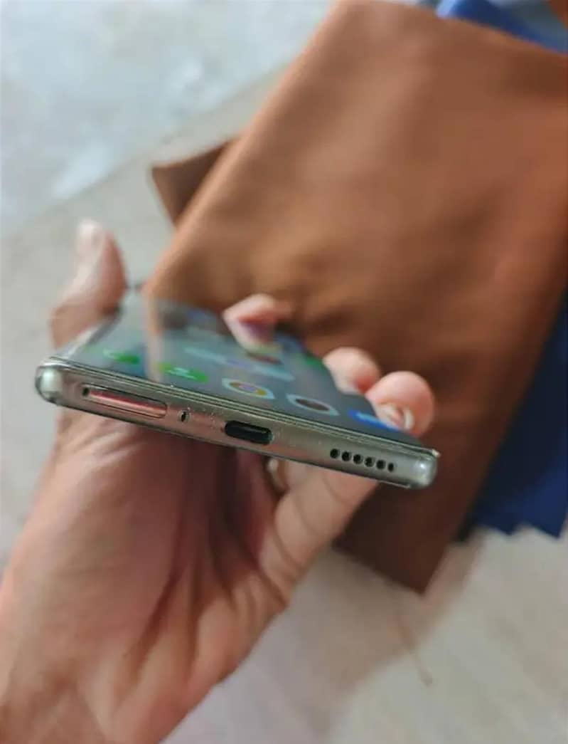 Tecno CAMON 40 Pro 1