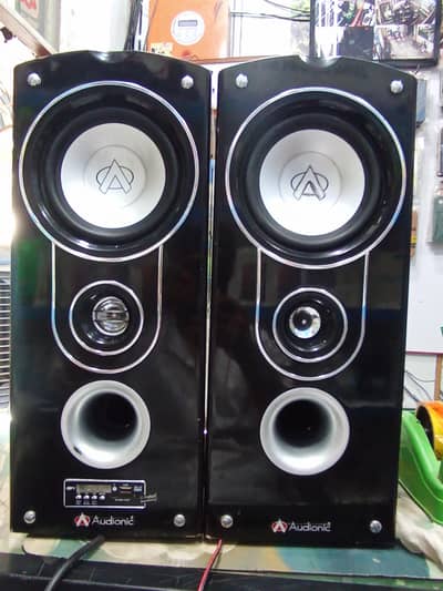 Audionic wofar with warranty classic 5