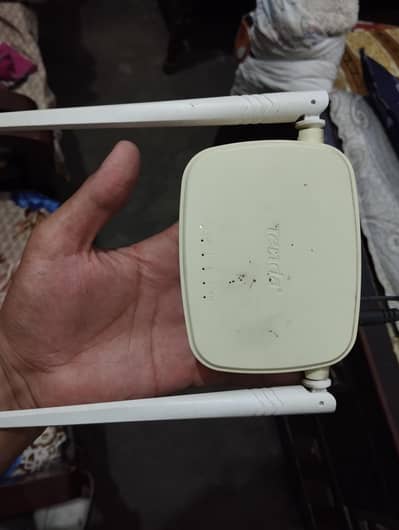 Tenda N301 double antenna router with adapter