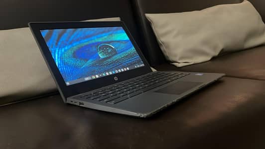 touchscreen chrome book hp in good condition