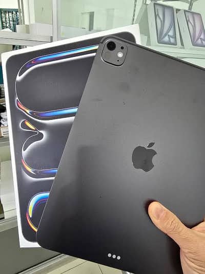 Ipad m5 11" brand new just 20 cycle