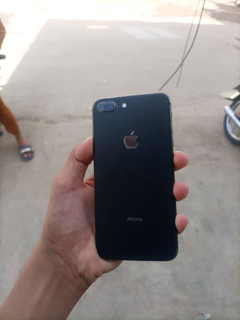 Apple iPhone 8 Plus 0
