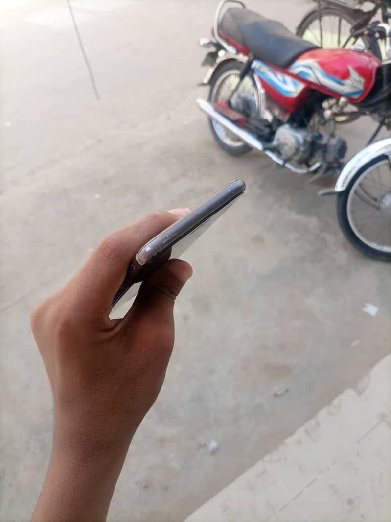Apple iPhone 8 Plus 1