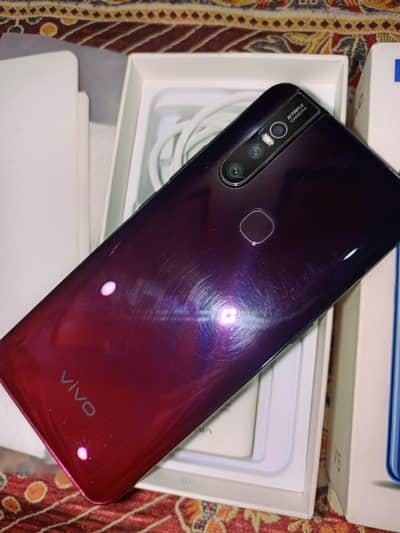 vivo V15 mobile with full box for sale