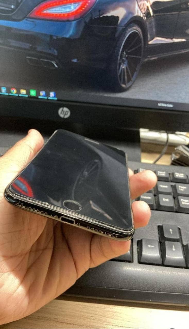 Apple iPhone 7 Plus 1