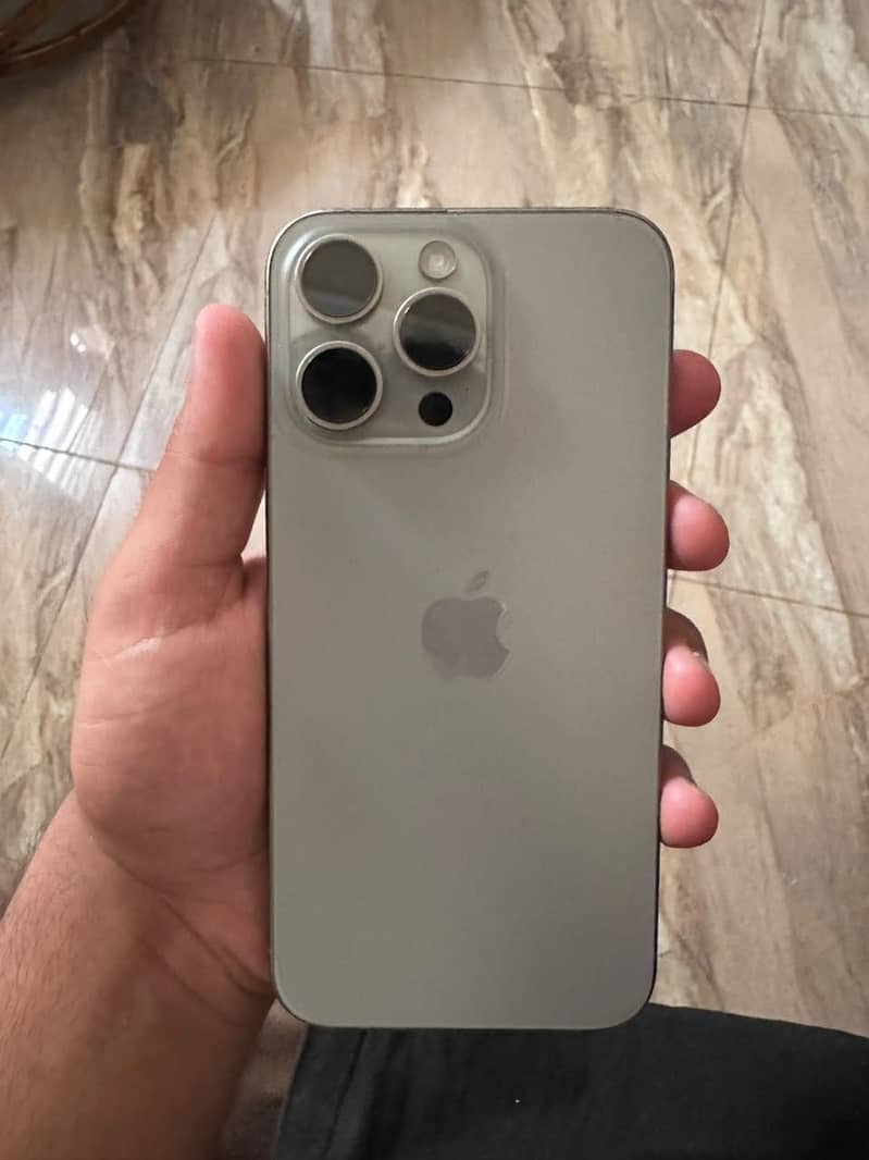 iPhone 15 pro max 0