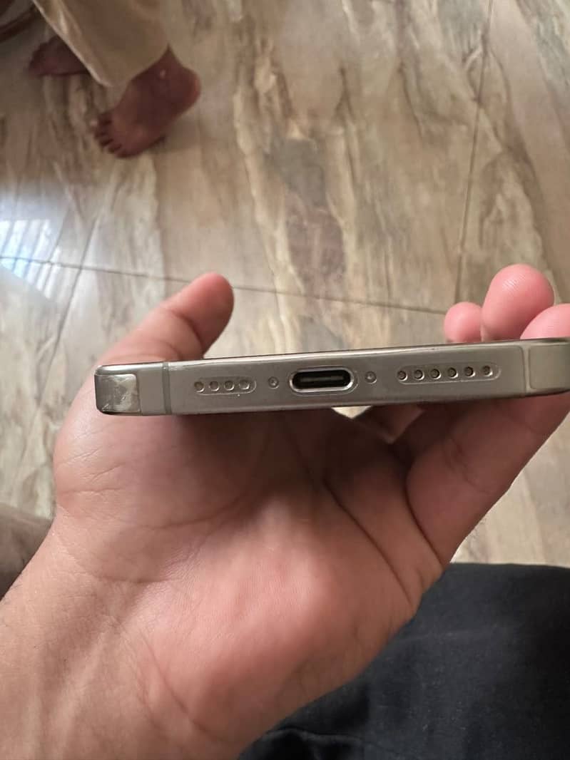 iPhone 15 pro max 7