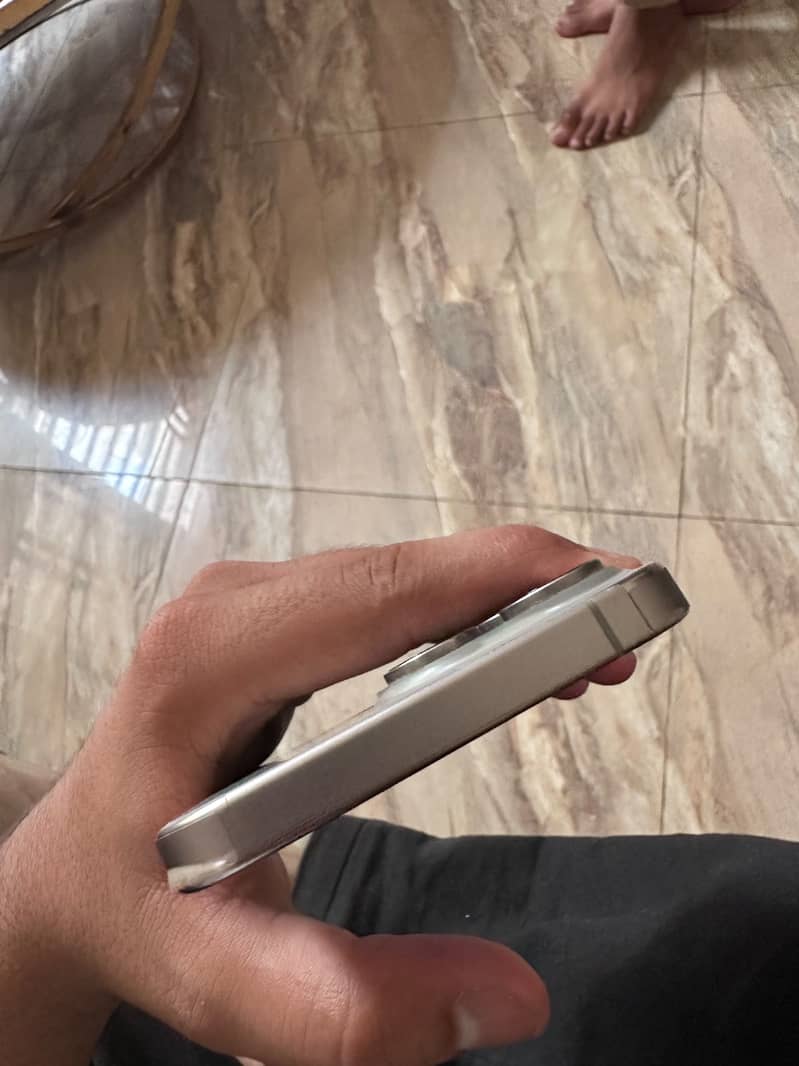 iPhone 15 pro max 9