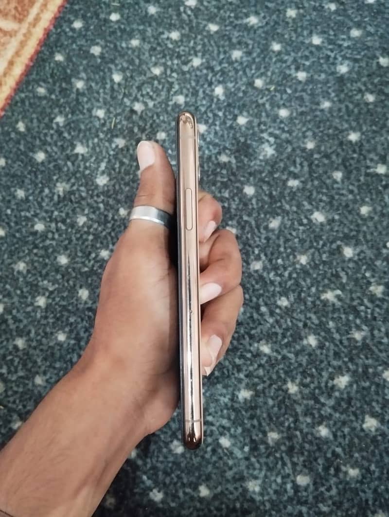 Apple iPhone 11 Pro 3