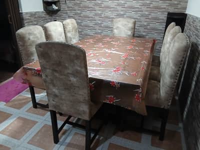 8 chairs luxury dining table good condition