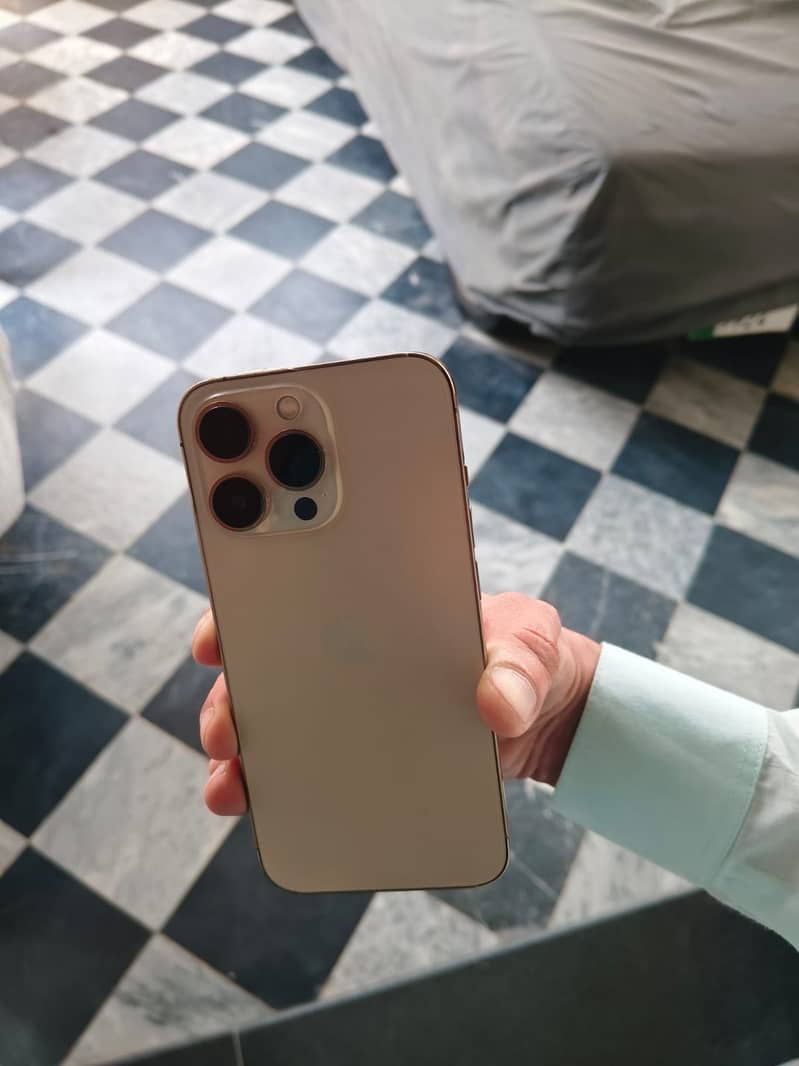 Apple iPhone 13 Pro 2