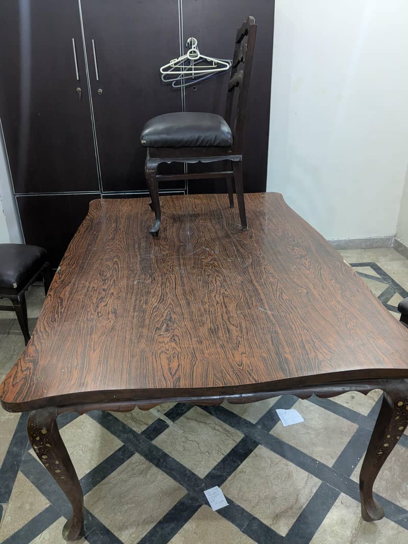 Dining Table 0