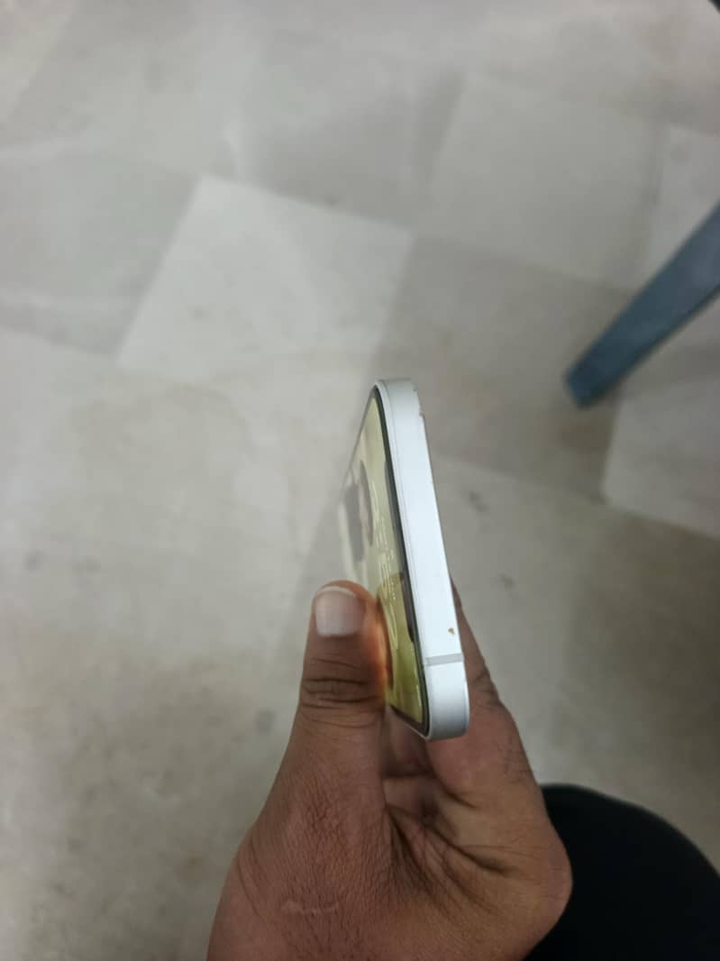 Apple iPhone 12 1