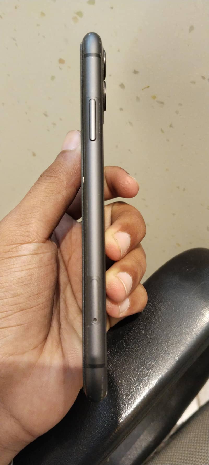 Apple iPhone 11 4