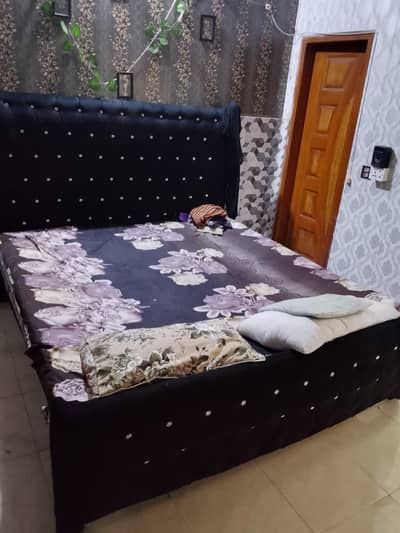 black bed