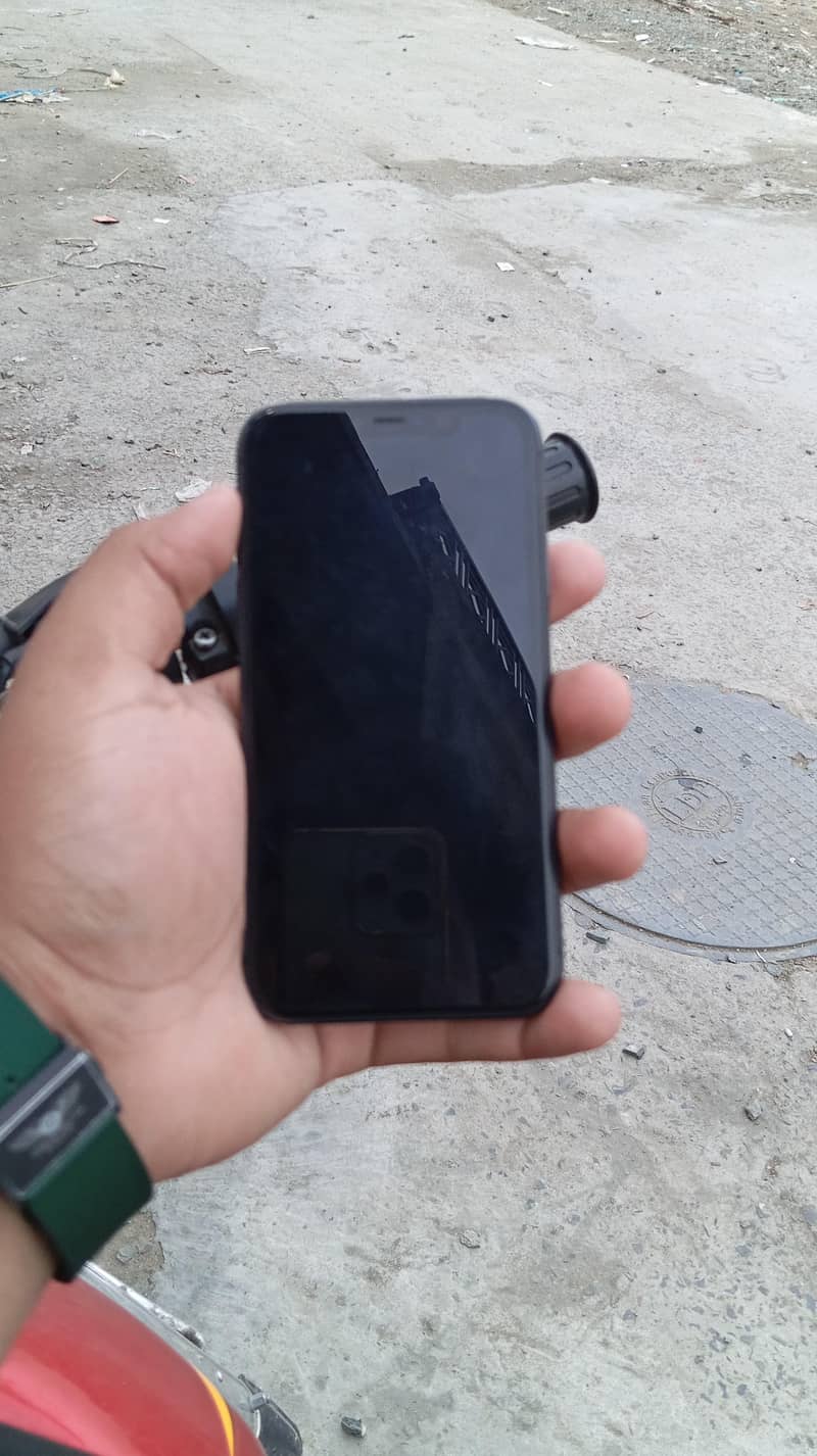 Apple iPhone 11 8