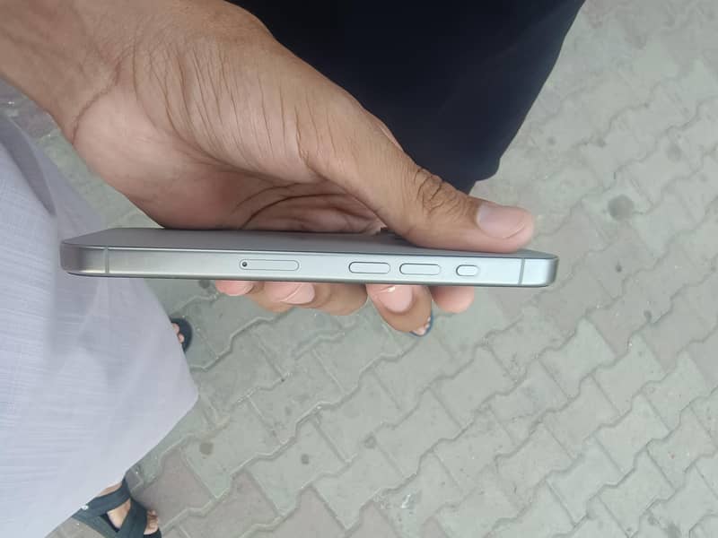 Apple 15 Pro 2