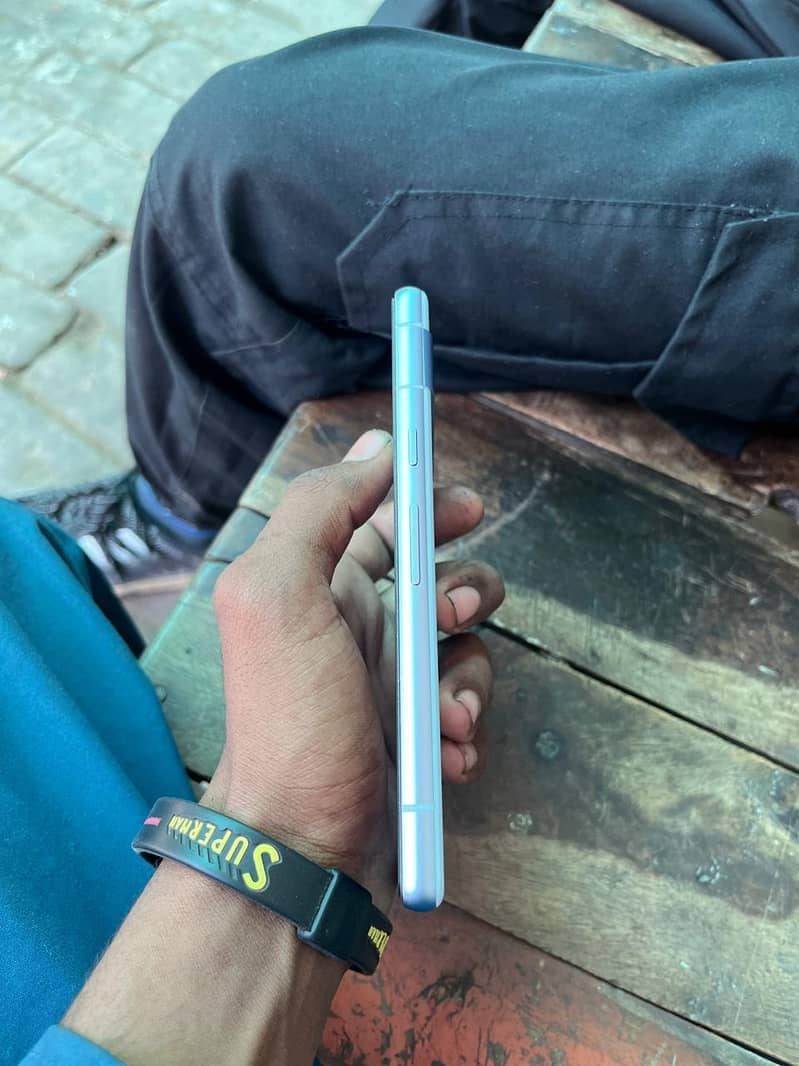 Google Pixel 7a 4