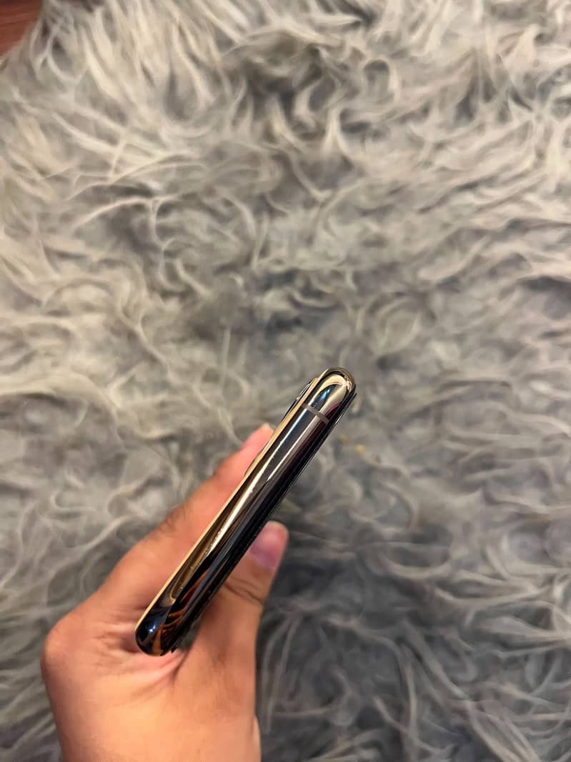 Iphone 11 pro 4