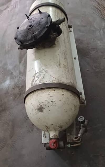car CNG kit with cylinder