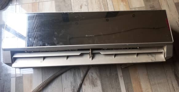 Gree 1 Ton NON Inveter AC Metallic Gray Color