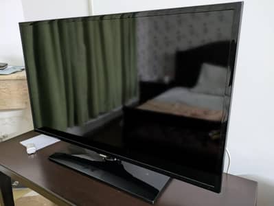 Samsung led TV , 40 inches , all perfect condition, like new